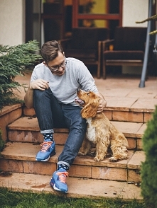 Skarpety męskie świetnie pasują do jeansów oraz t-shirta więcej styletogo.pl