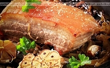 Pieczony boczek w brandy i brązowym cukrze