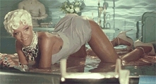 Riri twerking