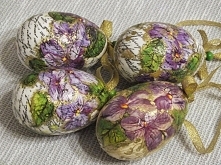 jajka decoupage- z fiołkowym motywem