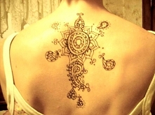 henna na plecach