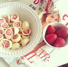 truskawki w białej czekolad...