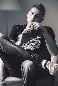 Kogo my tu mamy! jaki przystojniaczek <3