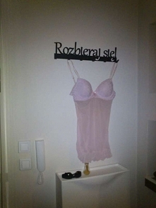 Wieszak Rozbieraj się!