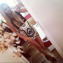 sprzedaje sukienki jak na zdjęciu. Cena 120 zł
nowe,różne rozmiary