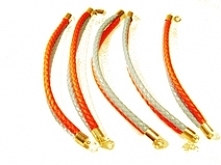 Bransoletka pleciona rzemykowa - FILCOMANIA-PIĘKNA BIŻUTERIA 


Piękna bransoletka rzemykowa, pleciona zbudowana z dwóch rzemieni w kolorach: czerwony i niebieski. Grubość rzemieni to 6 mm i 4 mm. Bransoletka zakończona jest karabińczykiem (zapięciem) i przedłużką. 

Długość 18-23 cm wraz z przedłużką. 

Wykorzystane materiały

Pleciony rzemień: czerwony i niebieski.


Metoda produkcji

100% wykonana ręcznie.