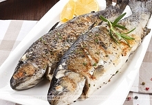 Pstrągi pieczone w foli