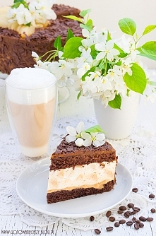 Tort gruszkowo kajmakowy