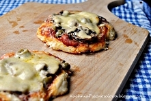 Mini pizza chłopska na cienkim cieście