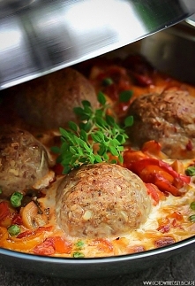 Klopsy indycze zapiekane w warzywach