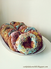 Oponki w słodziutkiej lukrowej posypce, kolorowe jak wiosna! :D Przepis po kliknięciu w zdjęcie