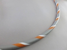 pomarańcze z szarym w tle. ...