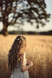 ..ten, kto kocha naprawdę, kocha w milczeniu, uczynkiem, a nie słowami.~Carlos Ruiz Zafón,,Gra anioła.