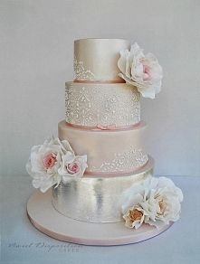 Metaliczne torty weselne