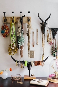 sposób na biżuterię 
designsponge.com