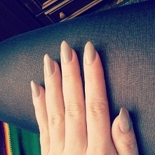 Nude nails