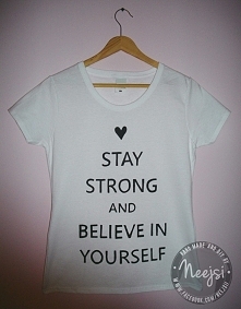 Taka oraz wiele innych ręcznie malowanych koszulek do wygrania u mnie w rozdaniu. Link w komentarzu, zapraszam! :)