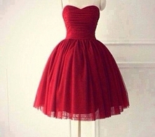 Poszukuję sukienki na wesele, polecicie mi jakąś stronkę z sukienkami w dobrej cenie? :)