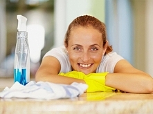 7 sposobów na wiosenne porządki
 1. Szafy i szafki
Wyjmij ich zawartość, przetrzyj wnętrze mebla ściereczką zwilżoną sokiem z cytryny lub wodą z kilkoma kroplami aromatycznego o...