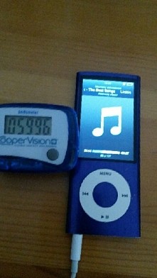 dzień 8        - 34 minuty biegu, na obiad dziś  domowy kebab pierś z kurczaka (gotowana), sałata, ogórek, pomidor,  kukurydza i sos z jogurtu naturalnego...