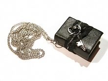 Czym jest "Sekretnik" ?

Sekretnik to maleńki notatnik, o wymiarach 3x4 cm (mniejszy od paczki zapałek), w którym możesz zapisać swoje sekrety. Możesz go mieć zawsze z...