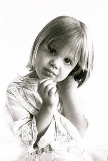 mała Angelina Jolie