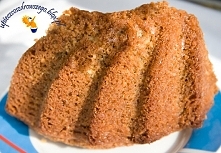 Pełnoziarnista babka migdałowa