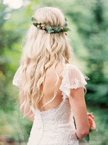 Zdjęcie ślubne, które warto mieć: tył sukni ślubnej.
fot. Tara Francis Photography

Więcej na blogu Madame Allure!