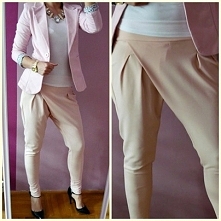 Spodnie pudrowe nude z zakładką na przodzie Zapraszam na naszego fb znajdz nas e-Moda