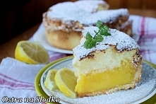 CIASTO CYTRYNOWE Z PIANĄ BEZOWĄ