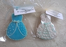 Sukienki komunijne, ślubne. Małe ciasteczka w formie podziękowania dla gości...