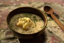 Zalewajka na maślance. Nazwa tej potrawy jest dość oryginalna, a nawet zabawna. Kiedy pierwszy raz usłyszałam o tym, że jest ona robiona na bazie maślanki, pomyślałam sobie, że ...