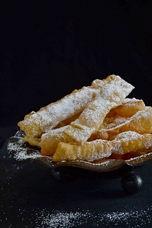 Crostoli - włoskie faworki.