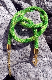 Naszyjnik wykonany na szydełku z koralików TOHO