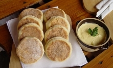 Proziaki, puszyste placki. Ubóstwiam! <3 Gdy w domu zabrakło chleba babcia zaraz zarobiła ciasto i w ciągu kilku minut ja i moje rodzeństwo mogliśmy się nimi zajadać. Nawet t...