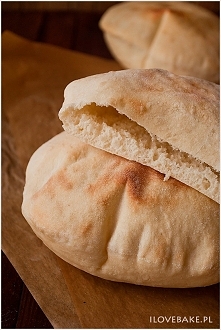Chlebek pita – przepis krok po kroku (ze zdjęciami)ilovebake.pl