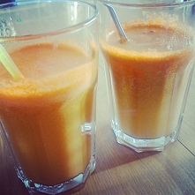 Sok z marchwii, jabłka, pom...