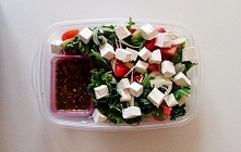 Sałatka z jarmużem w grecki...