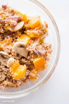 KASZA GRYCZANA Z DYNIĄ I PIECZARKAMI