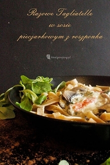 Razowe Tagliatelle w sosie pieczarkowym z roszponką, Po przepis kliknij w zdjęcie :)