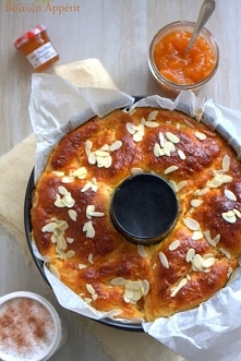 Drożdżówki z marcepanem