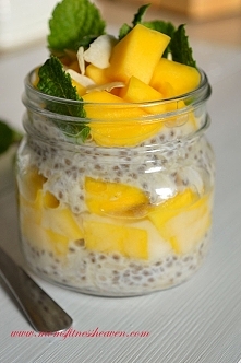 Szukasz szybkiego przepisu na zdrowe, lekkie i smaczne sniadanko? No to proszę, mango z kokosem na bazie ryżowej...pycha.  Niskokaloryczne, smaczne, odchudzające.