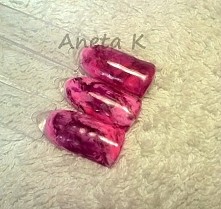 Stone Nails
Kamienny efekt w odcieniach różu :) Jak się podoba wam taki efekt?