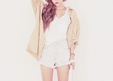 śliczna, delikatna nic wiec...