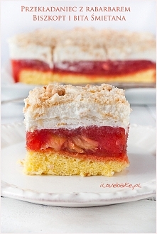 Przekładaniec, ciasto z rabarbarem na biszkopcie z bitą śmietaną – przepis