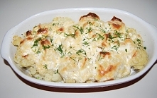 Kalafior zapiekany z sosem serowym