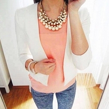 Długi weekend, a Ty nie wiesz w co się ubrać? Brakuje Ci pomysłów?

Uwierz - w Twojej szafie znajdzie się kilka super ubrań, tylko po prostu nie wiesz, jak je łączyć <333