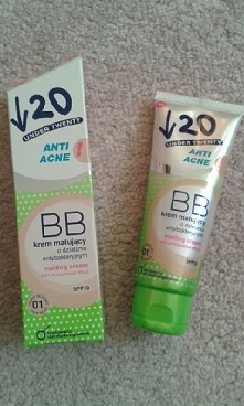 Under Twenty, Anti! Acne, BB krem matujący o działaniu antybakteryjnym.
Jak dla mnie świetny!  :)
Polecam! ♥
