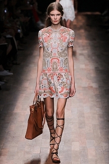 Spring 2015 Ready-to-Wear
Valentino