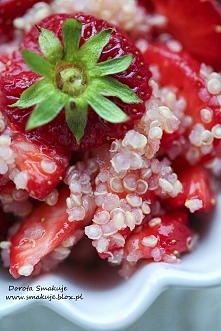 Quinoa z truskawkami